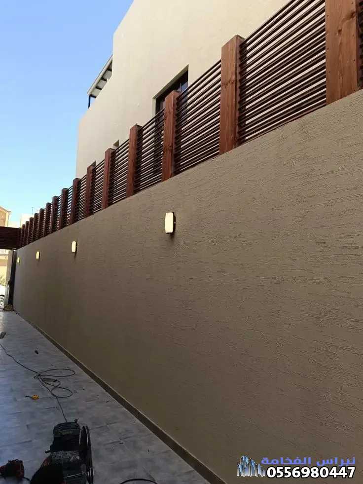 سواتر بديل الخشب: جمال الخشب ومتانة المستقبل في الدمام والخبر 